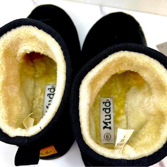 Mudd Women's Black Suede Ankle Boots Size 9 Flat Mini Boots - Picture 8 of 10